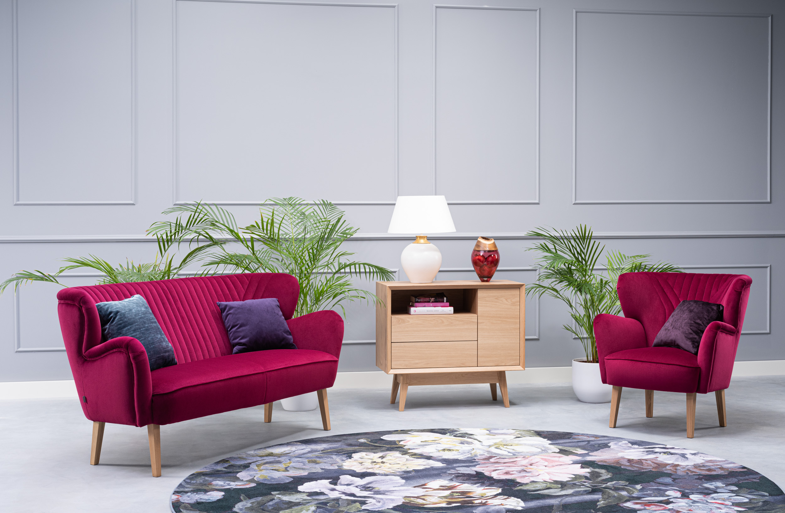 Sofa mit sessel samt rot und dunn komode