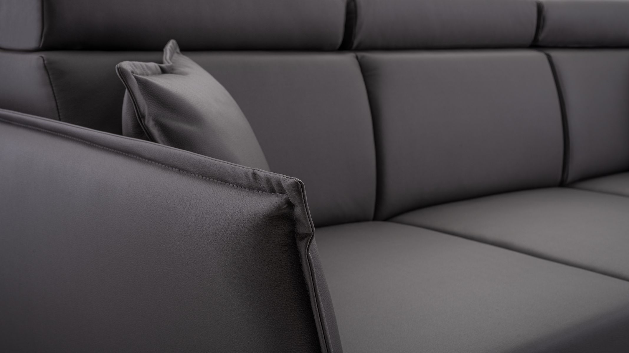Ecksofa mit scglaffunkton und Bettkasten detal Ecksofa mit scglaffunkton und Bettkasten detal